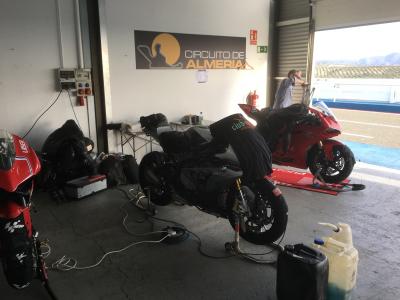 Almeria pit garage