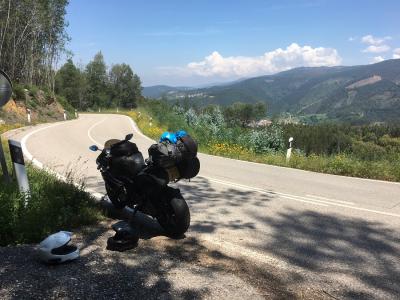 Glorious Portugese road - what a view